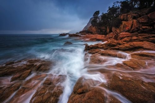 A big swell roughs up Sleepy Bay on the Freycinet peninsula Sleepy Bay, Freycinet, Tasmania