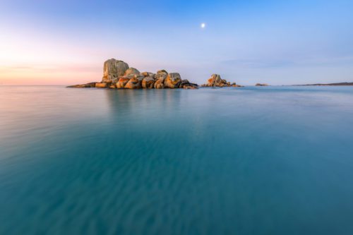 One of the most beautiful beaches along the Bay of Fires bay of fires, Tasmania, picnic rocks