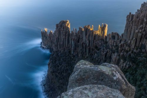 Last light on the dolerite columns of Cape
Raoul during a 5 minute exposure Cape Roaul, Tasmania, Tasman