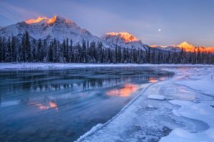 Canadian Rockies, Icefield Parkway, winter