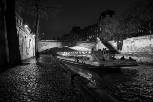 Night time by the river Seine Seine, Paris, black and white, bateaux mouches