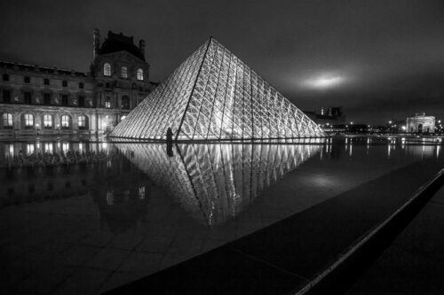 Night at the Louvre Louvre, Paris, black and white