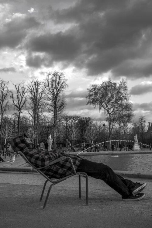 Some humour at Tuileries Tuileries, Paris, black and white