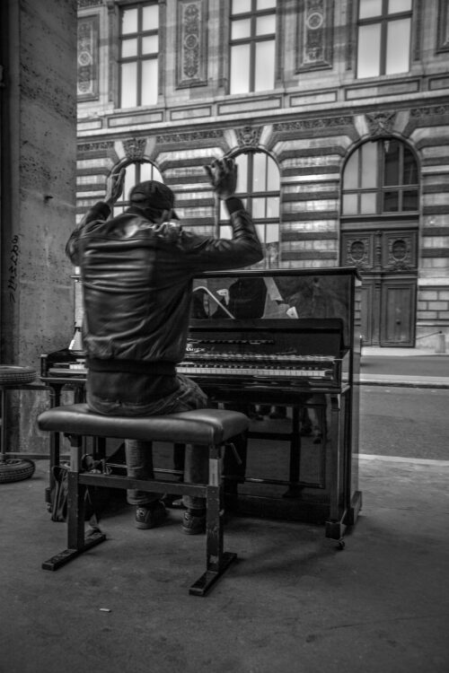 Street performer on Rue de Rivoli Rue de Rivoli, street performer, Paris, black and white