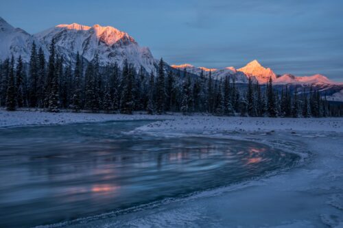 Ice floes along the Icefields Parkway in Jasper Jasper NP, Canadian Rockies, winter
