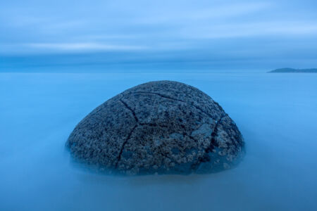 Minimalistic interpretation of the Moeraki Boulders New Zealand, Moeraki Boulders